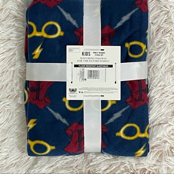 Harry Potter Pajamas set New - Picture 3 of 3